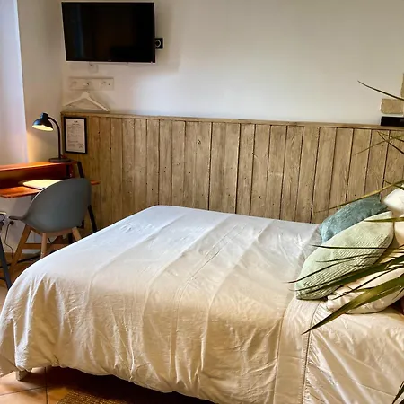 Aux 4 Logis - Le - Petit Dejeuner Offert 1ere Nuit