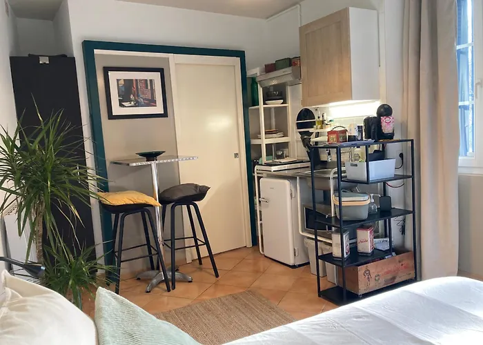 Aux 4 Logis - Le - Petit Dejeuner Offert 1ere Nuit アパートホテル 3*